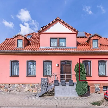 Ferienhaus Seeperle 別荘 ヴァーレン